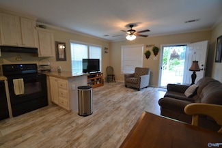 135 Plum Dr, Boaz, AL 35957