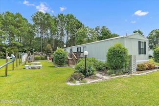 275 Clay Hill Rd, Sneads Ferry, NC 28460