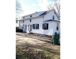 67 Baker St, Warwick, RI 02886