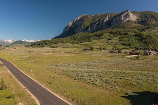 527 S Avion Dr, Crested Butte, CO 81224