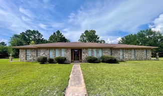 6801 Ozark Dr, Pine Bluff, AR 71603