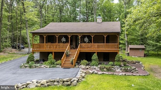 2733 Wood Ln, Morgantown, PA 19543