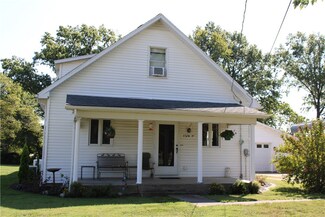 423 7th St, Cowden, IL 62422