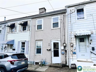 242 Wood St, Catasauqua, PA 18032