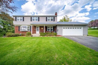 24 Hickory Dr, Campbell Hall, NY 10916