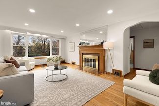 1102 Dale Dr, Silver Spring, MD 20910