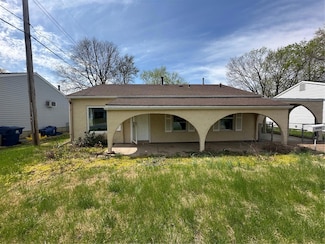 2370 Hawthorne Manor Dr, Florissant, MO 63031