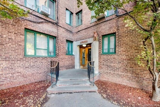 99 Metropolitan Oval Unit 8F, Bronx, NY 10462