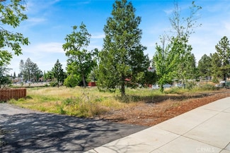 5995 Almond St, Paradise, CA 95969