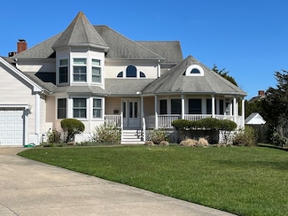 276 Shore St, Falmouth, MA 02540