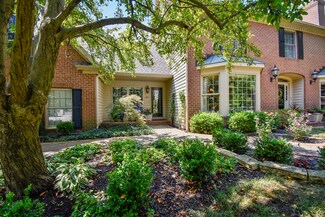 2801 Prairie Meadow Dr, Champaign, IL 61822