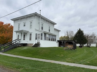 409 Franklin St, Hammond, NY 13646