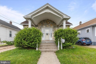 121 Emanuel St, Trenton, NJ 08610