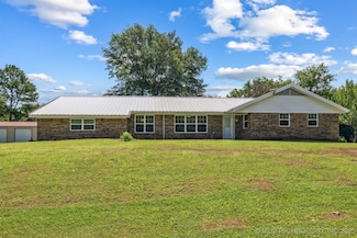 6 N Day Ave, Coalgate, OK 74538