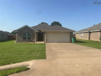 604 Charlotte Ave, Burkburnett, TX 76354
