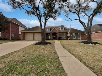 5922 Oak Place Dr, Sugar Land, TX 77479