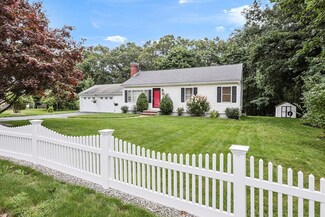 37 Pine Ridge Dr, Franklin, MA 02038