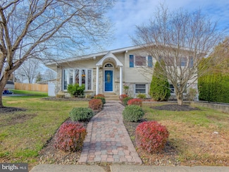 516 Portland Dr, Broomall, PA 19008