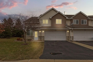 3002 Pinehurst Dr, Faribault, MN 55021