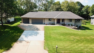2613 Tranquility Dr, Saint Cloud, MN 56301