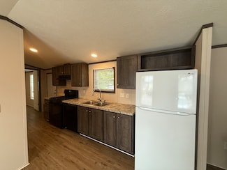 3528 Queens Point Terrace Unit 608, Lansing, MI 48917