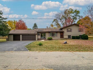 1320 Harder Ct, Rockford, IL 61103