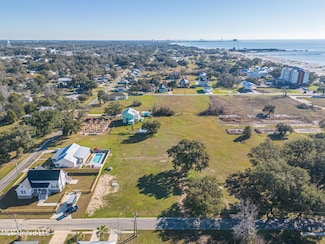 111 Shelter Rock Dr, Long Beach, MS 39560