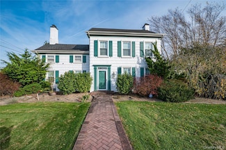 178 S Bayview Ave, Amityville, NY 11701