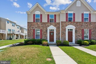 77 Benford Ln, Edgewater Park, NJ 08010