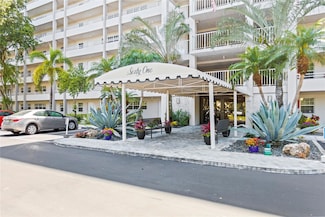 575 Oaks Ln Unit 403, Pompano Beach, FL 33069