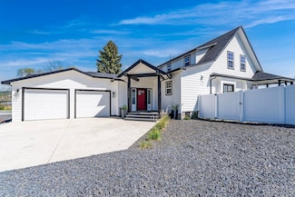 1922 N Donwood Ln, Greenacres, WA 99016