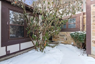 12 Roosevelt St, Saint Charles, IL 60174