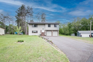 18210 Deerwood Ln NE, Wyoming, MN 55092