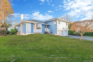 64 Hedgerow Ln, Jericho, NY 11753