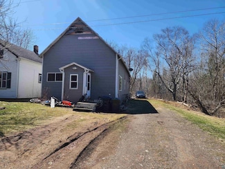 208 Pioneer Dr, Wrenshall, MN 55797