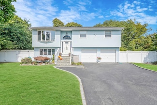 845 Peconic Ave, West Babylon, NY 11704