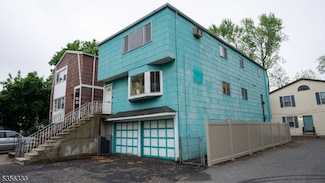 588 Thomas Blvd, East Orange, NJ 07017