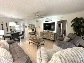 255 Down Ln E Unit B, Greenacres, FL 33467