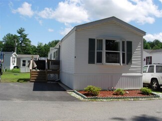 4 Wolf Ln, Somersworth, NH 03878