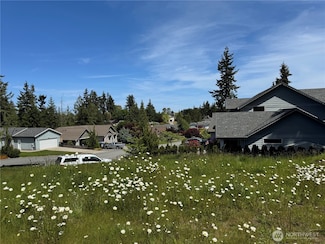 999 Aurora Ct, Port Angeles, WA 98363