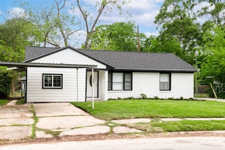 5918 Grape St, Houston, TX 77074