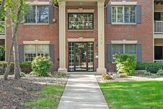 1632 White Oak Cir, Munster, IN 46321