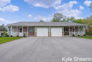 4483 N Valley Dr NE, Grand Rapids, MI 49525