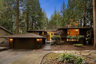 2910 Sahalee Dr E, Sammamish, WA 98074