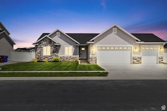 4972 N Sage Park Dr, Eagle Mountain, UT 84005