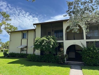 335 Knotty Pine Cir Unit A-2, Greenacres, FL 33463