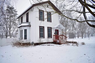 127 N 2nd St, Evansville, WI 53536