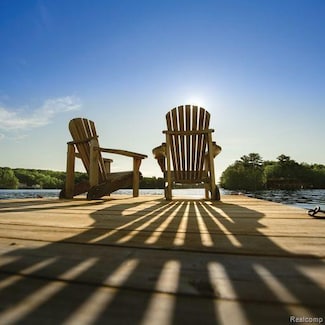 2711 Crystal Lake Dr, Commerce Township, MI 48382