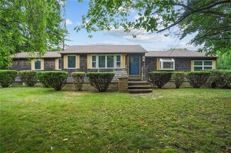 26 Thomas St, Charlestown, RI 02813