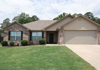 12 Bracey Cir, Little Rock, AR 72204